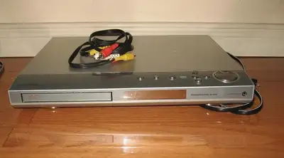 Yamaha Natural Sound Home Theatre System DVD Player DVR-S300, View more