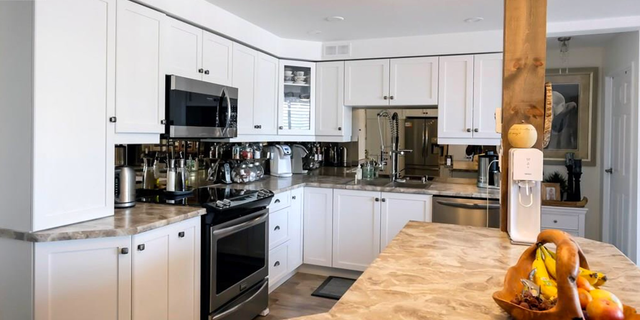 Beautiful modern 2 Bed 2 Bath Condo in downtown Belleville