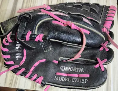 Worth 11.5" baseball glove RHT, View more