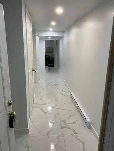 Grand studio tout inclus et meublé à Saint Léonard– 1150$ (demi sous-sol) Joli studio situé dans un...