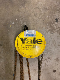 1/2 ton Yale chain hoist