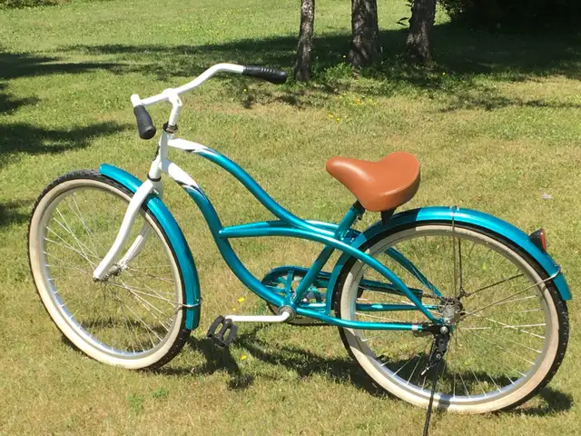 **REDUCED** 70th ANNIVERSARY EDITION CRUISER BIKE in Cruiser, Commuter & Hybrid in Moncton - Image 2