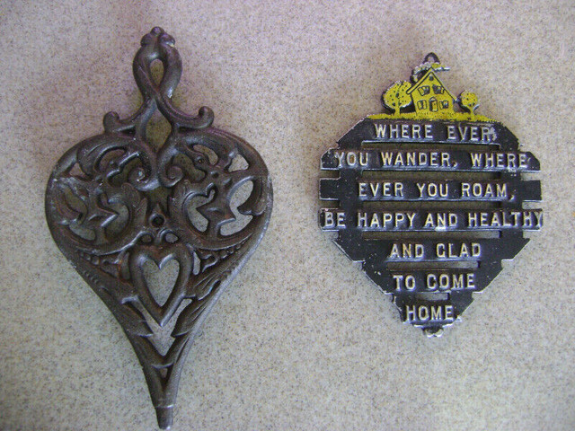 Attractive pair of CAST IRON TRIVETS for hot items in Home Décor & Accents in Markham / York Region