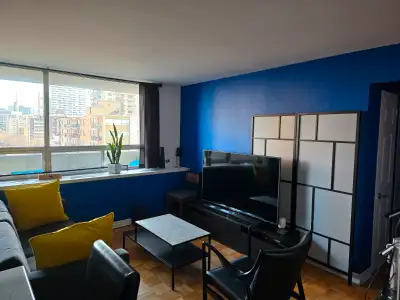 2-bedroom apartment to share / Roommate(s) sought for September