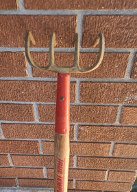 4 tine garden cultivator 