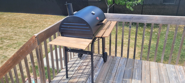 BARBECUE AU CHARBON CHAR GRILLER À VENDRE EN PARFAIT ÉTAT. dans BBQ et cuisine en plein air  à Laurentides - Image 3