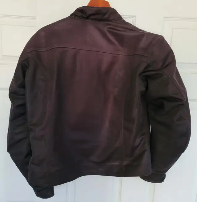 Excellent Woman's Motorcycle Jacket in Women's - Tops & Outerwear in Oshawa / Durham Region - Image 3