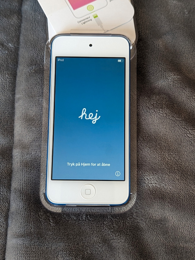 Apple Ipod touch 7e génération 32 GO + case + écouteurs  dans iPod et MP3  à Longueuil/Rive Sud - Image 3