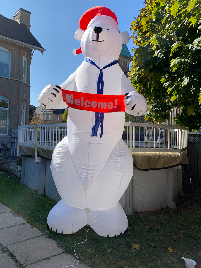 Inflatable Holiday Welcome Polar Bear in Outdoor Décor in Markham / York Region - Image 3
