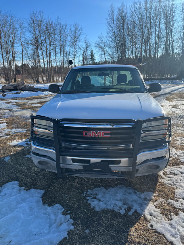 2004 GMC 2500HD Bale Deck Truck in Cars & Trucks in Edmonton - Image 4