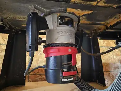 $75 firm, everthing works, I can't post a video on kijiji so I took a picture of the router bit movi...