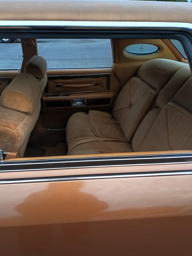 1977 LINCOLN CONTINENTAL TOWN CAR — photo 4