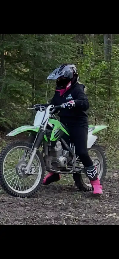 2017 KLX 140 in really great shape selling to up size if interested call 7053732010