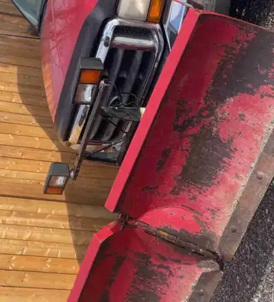 1999 4x4 ford f250 7.3 powerstroke diesel plow truck. runs, drives and stops. motor runs perfectly,...