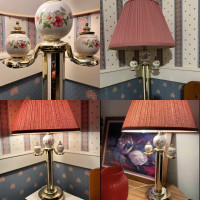 BEAUTIFUL VINTAGE TABLE LAMP ( 2 Lamps bulbs )