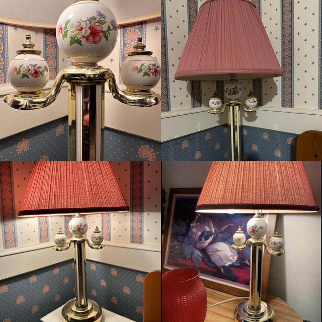 BEAUTIFUL VINTAGE TABLE LAMP ( 2 Lamps bulbs ) in Indoor Lighting & Fans in Regina