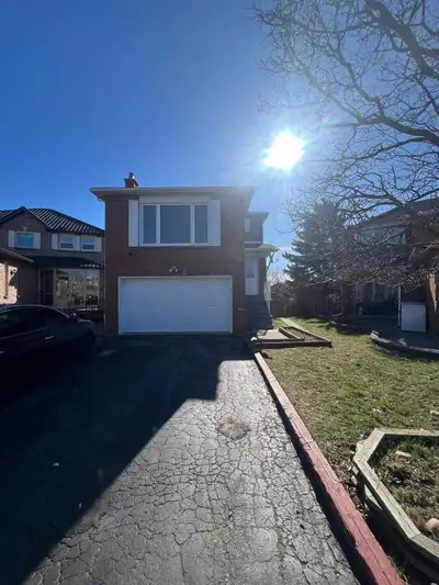 Available Immediately Address: Chinguacousy and Flowertown, Brampton A detach house for Rent- upper...