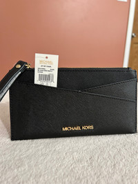 New MK Michael Kors Jet Set Medium Crossover Wristlet black