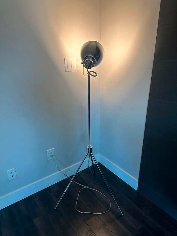 Floor Lamp in Indoor Lighting & Fans in Saskatoon