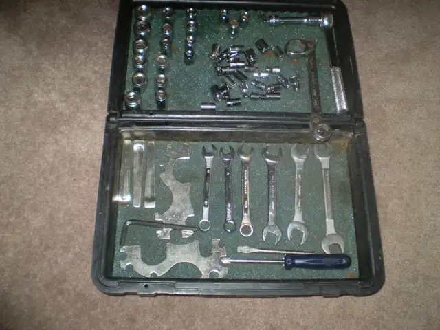 65 PIECE SOCKET SET 3/8