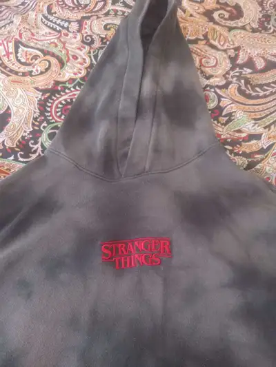 $15.00 Pick up only Summerside! Stranger things hoodie from H&M. Mens size Large, only worn a couple...