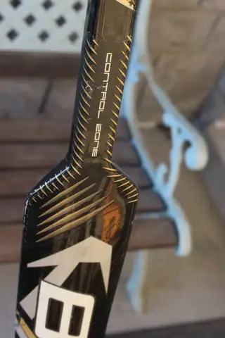 Hockey goal Stick Goalie paddle Right Hand catch Right Bauer Sup in Hockey in Markham / York Region - Image 7