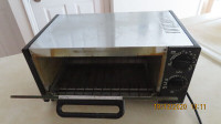 Compact electric oven