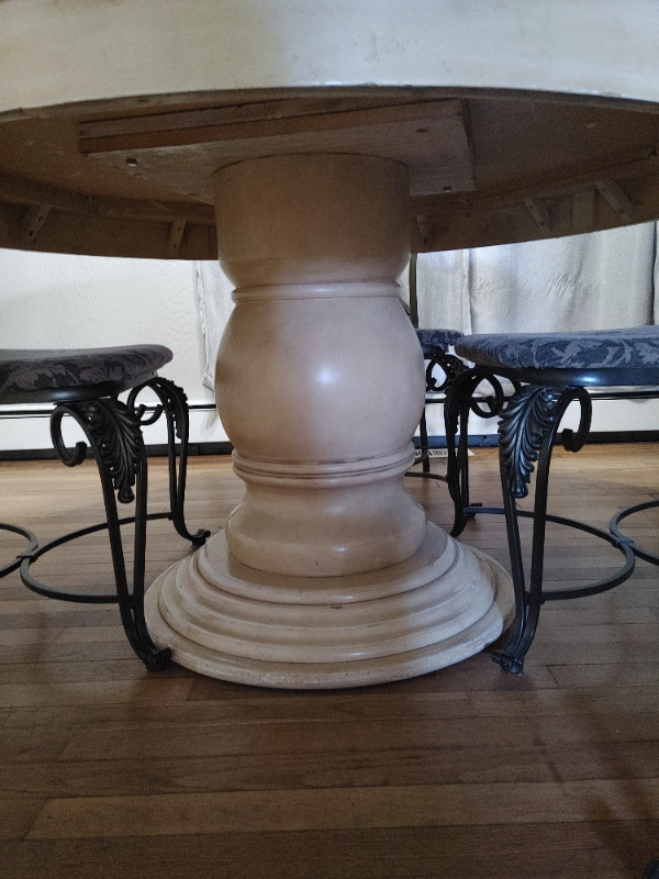 Dinning room table and chairs in Dining Tables & Sets in Truro - Image 2