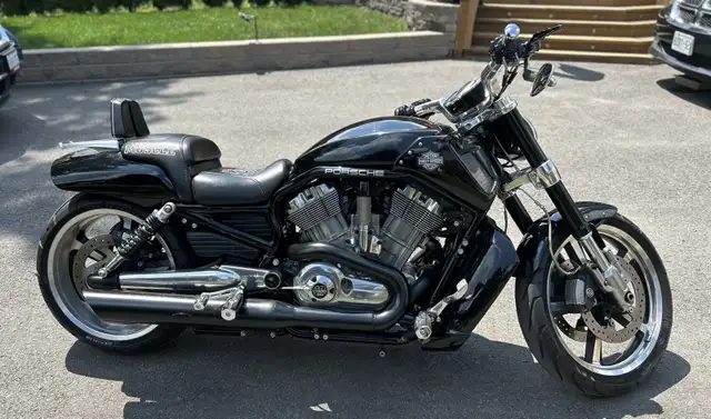 2012 Harley Davidson VROD Muscle Anniversary Edition in Sport Touring in Ottawa - Image 3