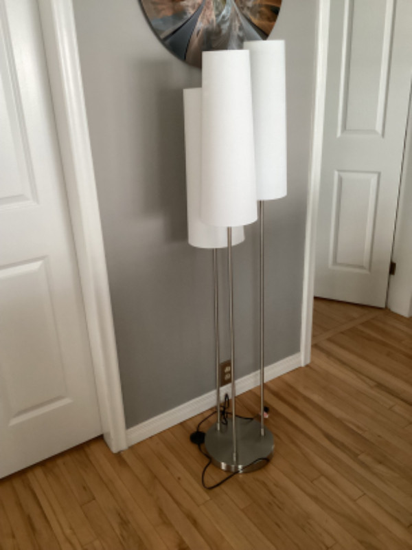 Structube Funky Modern 3 Light Floor Lamp in Indoor Lighting & Fans in London