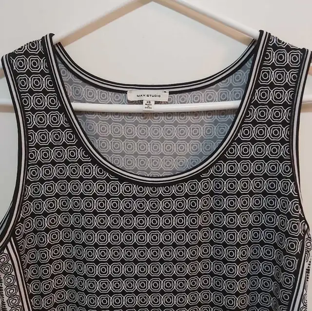 MAX STUDIO black and white patterned dress, size XS/S in Women's - Dresses & Skirts in City of Toronto - Image 3
