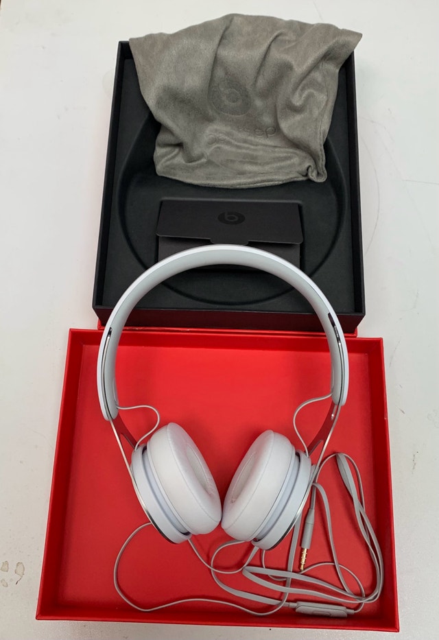 Beats Ep Wired (Used Like New) OnEar Headphones White Headphones
