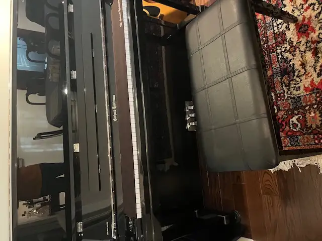 Heintzman black upright piano in excellent condition! in Pianos & Keyboards in City of Toronto - Image 4