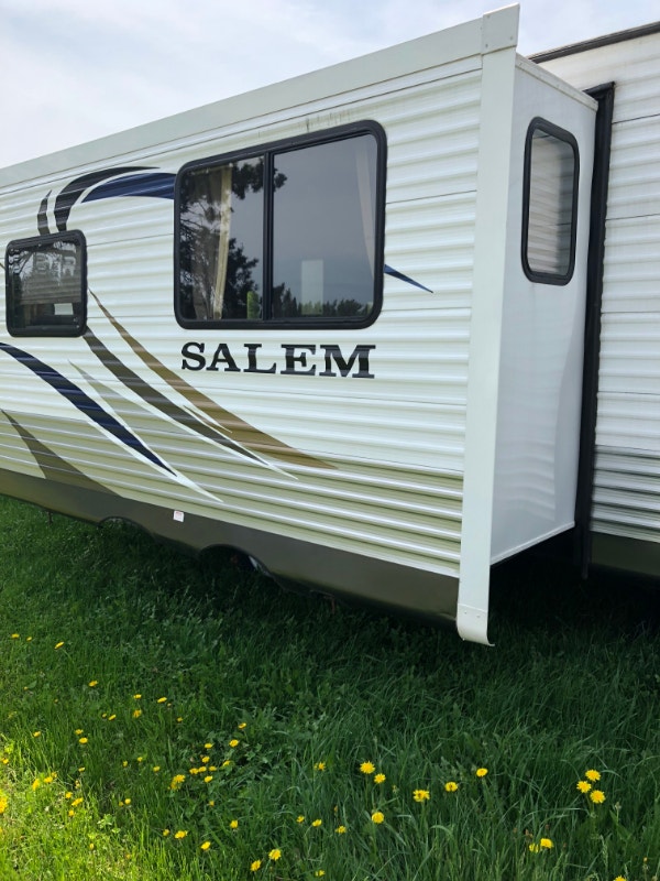2014 Salem 26 TBud Trailer Travel Trailers & Campers Grande