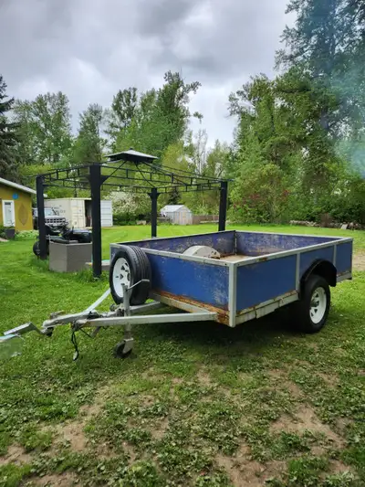 No longer need my steel and wood Registered 8’x6’ Ubuilt, it is in excellent condition, very solid t...