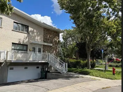 Bright Upper Duplex for Rent – Ville St Laurent Located on a quiet residential street in sought-afte...