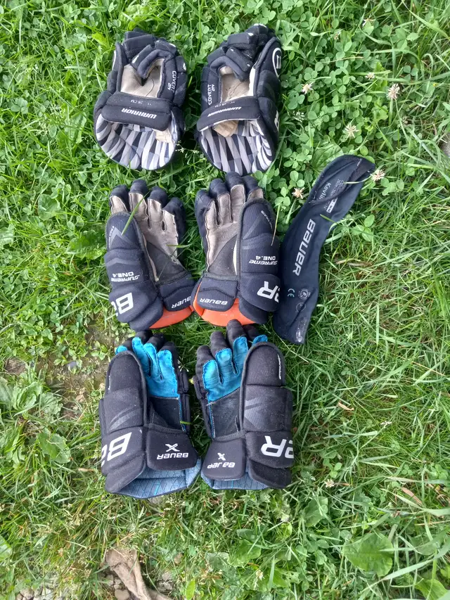 Youth hockey equipment in Hockey in Owen Sound - Image 4