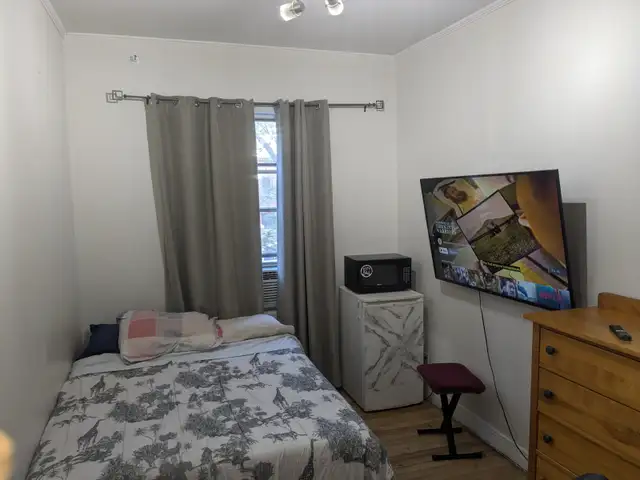 ONE MONTH OF RENT FREE! EFFECTIVE RENT IS ONLY $/MONTH.