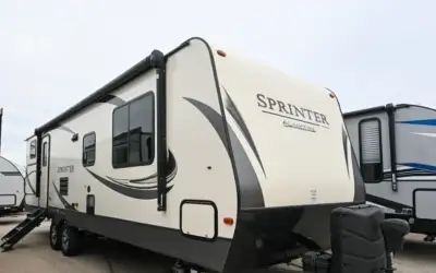 Great family trailer! With hidden bedroom!