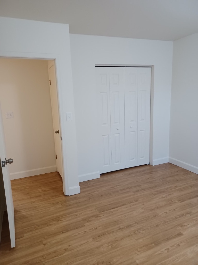 Available NOW Cobourg     2 Bed  Oct. 1  or Nov. 1 4