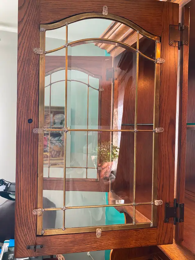 For Sale - Dining room Hutch/display cabinet in Hutches & Display Cabinets in Thunder Bay - Image 6