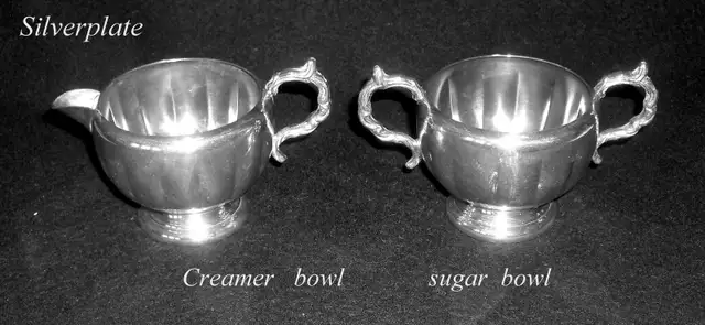 Vintage Viking Silver Plate- sugar bowl, creamer + 2 trays in Arts & Collectibles in City of Toronto - Image 3