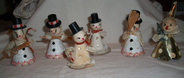 6 Small Vintage Spun Cotton/Mica Snowmen Decoration dans Art et objets de collection  à Longueuil/Rive Sud