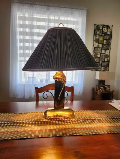 Lampe  Noir et Or, View more