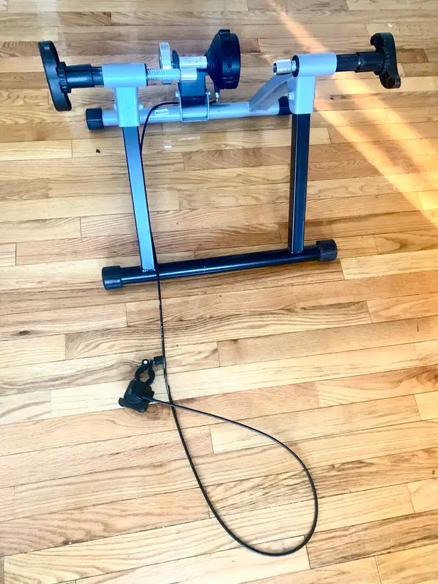 Indoor Magnetic Bike BicycleTrainer Stand 5 Level Resistance in Other in Ottawa - Image 5