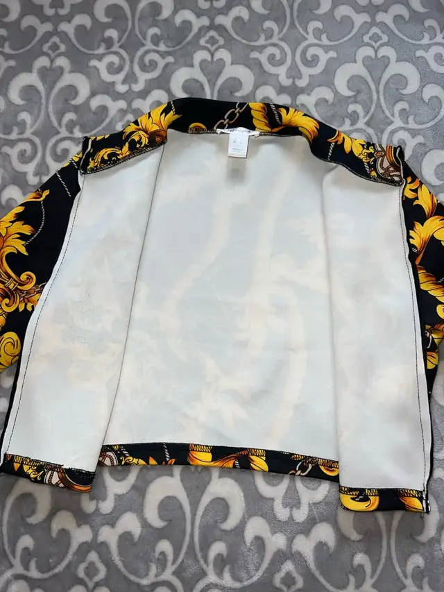 Revamped Women’s Long Sleeve Cropped Jacket  in Women's - Tops & Outerwear in Oshawa / Durham Region - Image 6