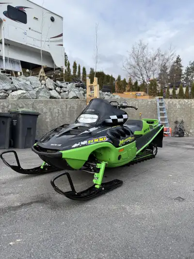 2001 Arctic Cat Mountain Cat 1000 Triple Amazing shape!! Custom tunnel D&D Power Pipes Runs Good! To...
