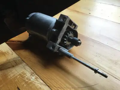 Démarreur pour tracteur à gazon modèle Cub Cadet moteur 547 cc, View more