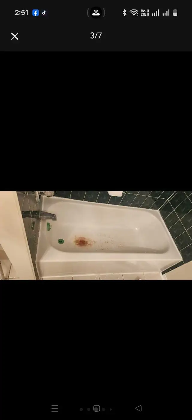 Bathtub reglazing 250$592355200000993282