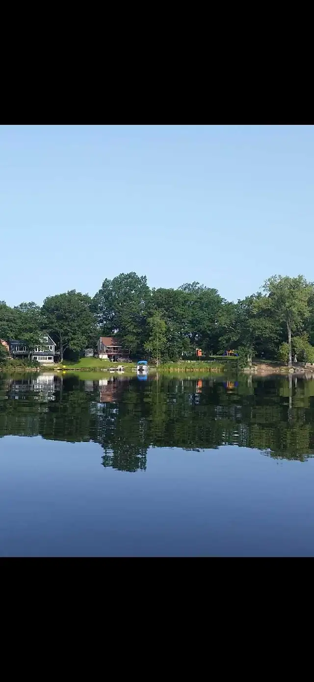 BEAUTIFUL WATERFRONT HOME NEAR KINGSTON ON. (VERONA)